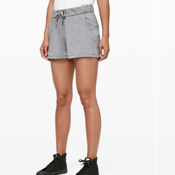 Lululemon On The Fly Short 2.5” - Heathered Slate - Picture 5 of 9